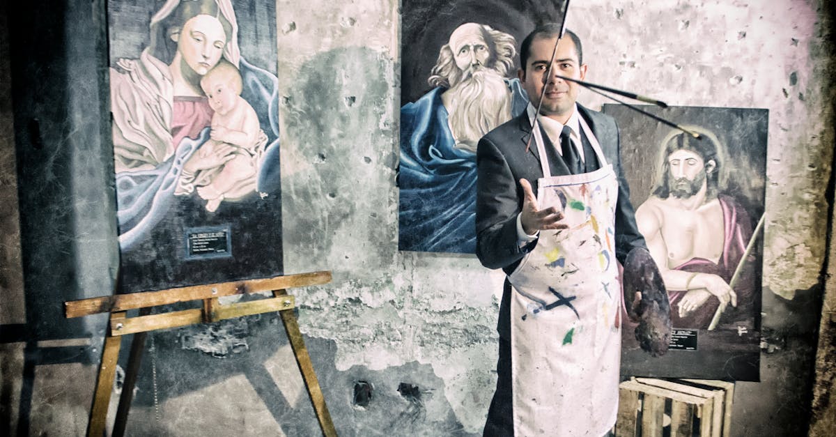 石灰岩の山塊、海抜300～600m