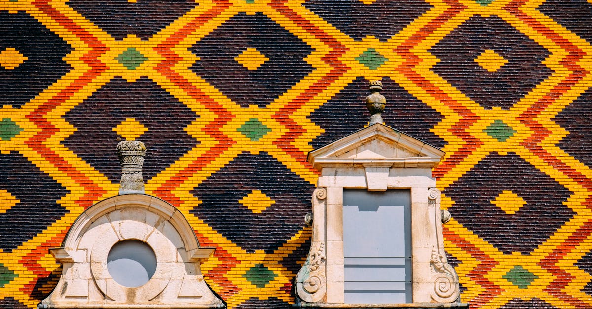 🍒 Aromas: red fruits, violets, spices, and undergrowth