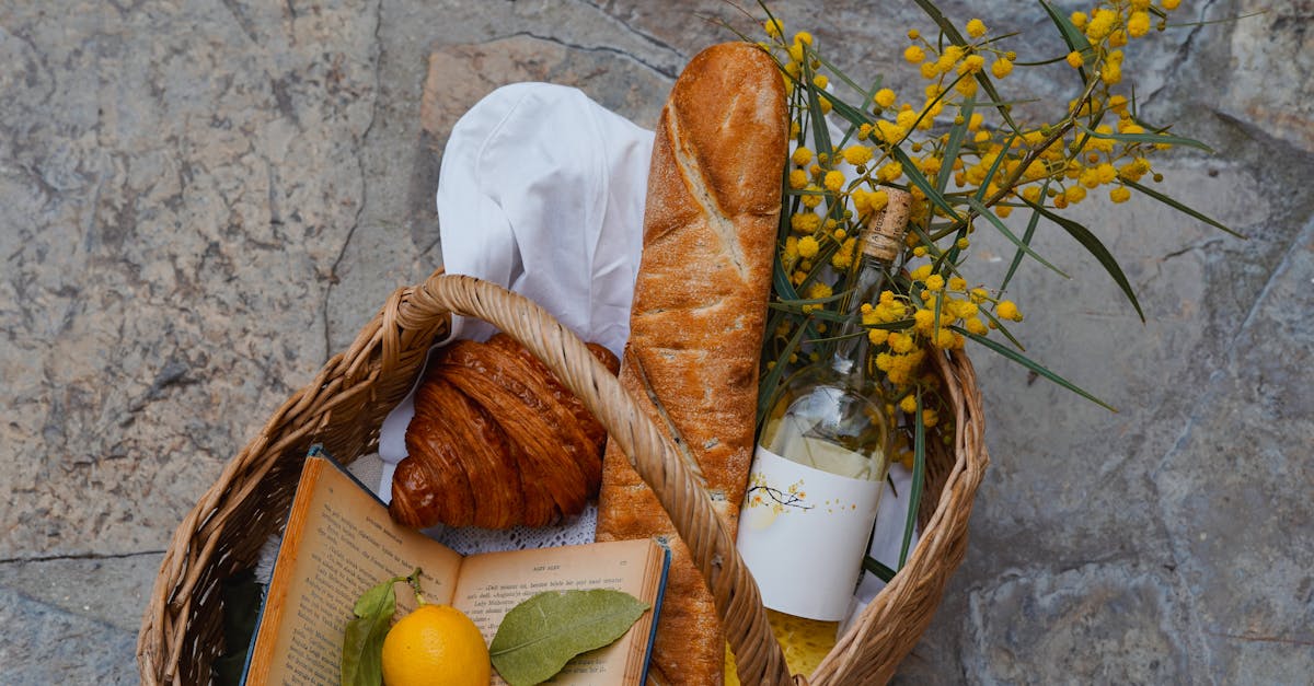 Descubra o fascinante mundo dos vinhos franceses, de Bordeaux a Borgonha, com terroirs variados e castas icônicas. Explore nossa seleção de safras excepcionais e deixe-se seduzir pela riqueza e diversidade de sabores.