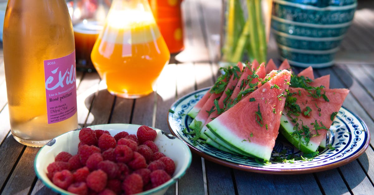 scopri l'eleganza dei vini rossi del Rodano, rinomati per la loro ricchezza aromatica e armonia. esplora la nostra selezione delle migliori annate che riflettono il terroir unico di questa regione vinicola, ideali per accompagnare i tuoi pasti o assaporare in occasioni speciali.