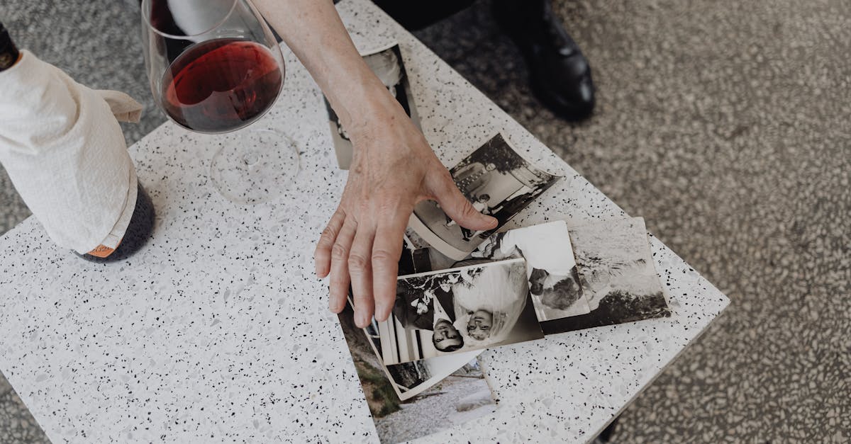 découvrez l'histoire fascinante des vins du rhône, une région viticole emblématique de la france. explorez ses traditions, ses cépages uniques et l'évolution des techniques de vinification à travers les siècles.