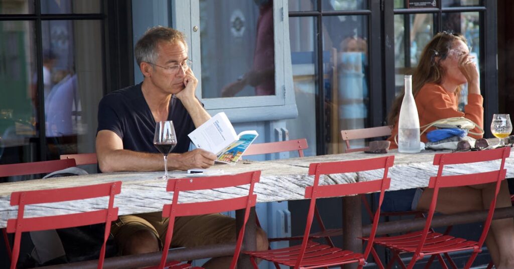 découvrez les vins de savoie-bugey, une région viticole française offrant une variété de cépages uniques. plongez dans le monde des arômes authentiques, des paysages pittoresques et des traditions viticoles riches. explorez les notes florales et fruitées qui font la renommée de ces vins lors de votre prochaine dégustation.