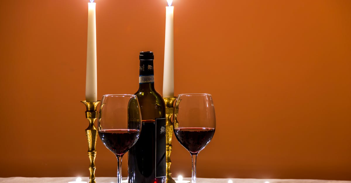 découvrez l'univers des vins effervescents avec notre guide complet. explorez les différentes variétés, des champagnes raffinés aux proseccos festifs, et apprenez à choisir le vin pétillant parfait pour chaque occasion. laissez-vous séduire par leur fraîcheur et leurs bulles envoûtantes.