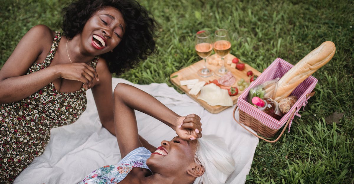 Far from being simple tasting sessions, wine festivals in Provence offer a complete and immersive experience that appeals to more than just the most discerning palates. Each event is designed to offer a subtle blend of sensory discovery, local expertise, and cultural activities.