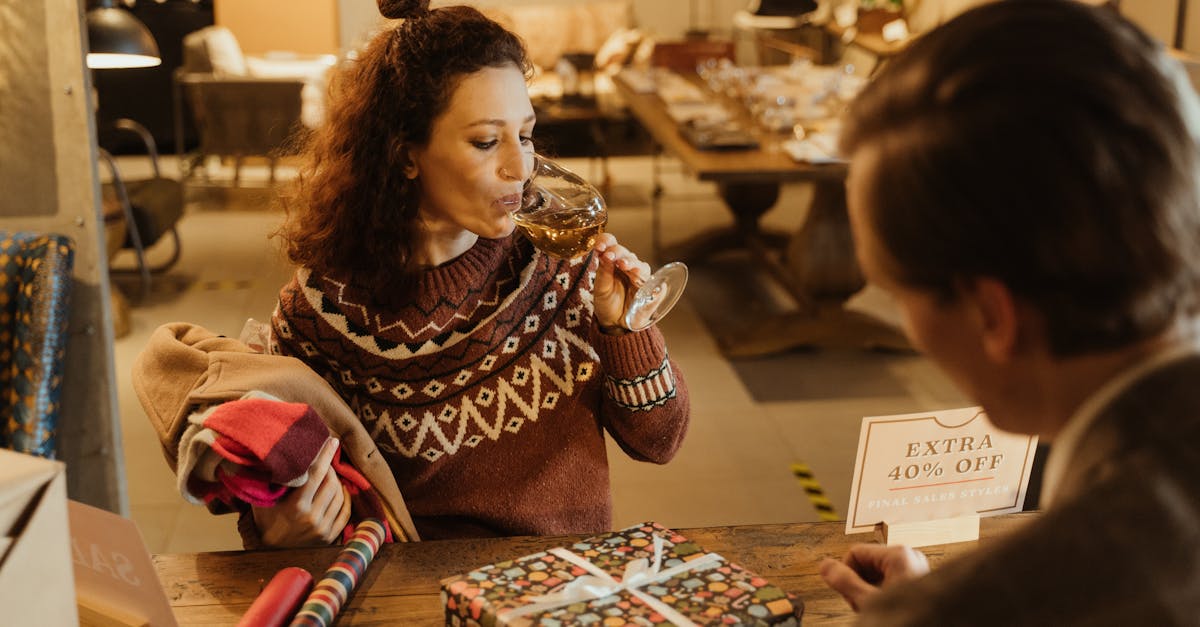 Pagdiskobre sa bag-in-box nga bino: usa ka praktikal ug ekonomikanhon nga solusyon alang sa pagtagamtam sa imong paborito nga mga vintages. Maayo alang sa mga pagkaon uban sa mga higala o impromptu nga mga gabii, ang boxed nga bino nagpreserbar sa kabag-o ug kalidad sa imong bino hangtod sa katapusan nga pagtulo.