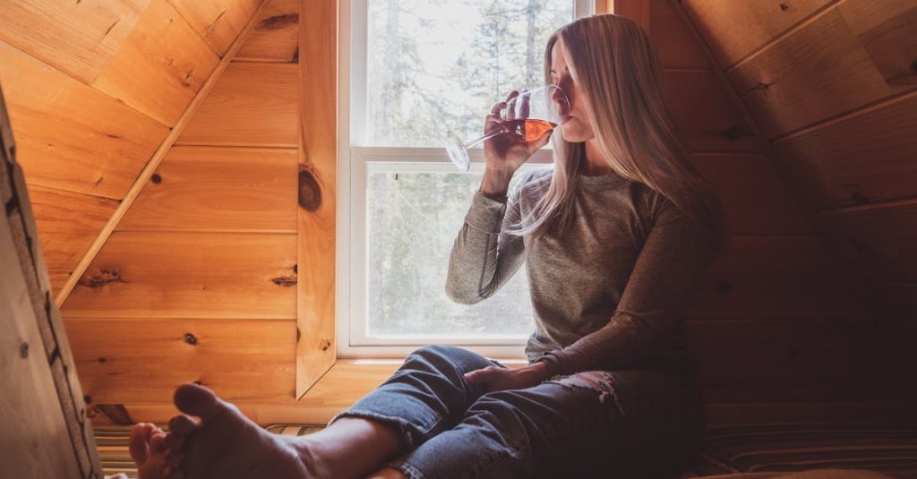 découvrez l'univers des vins canadiens, où la qualité rencontre l'innovation. explorez des vignobles pittoresques, des cépages uniques et des accords mets-vins exquis, le tout au cœur du canada. laissez-vous séduire par la richesse et la diversité des saveurs de cette région viticole en pleine ascension.