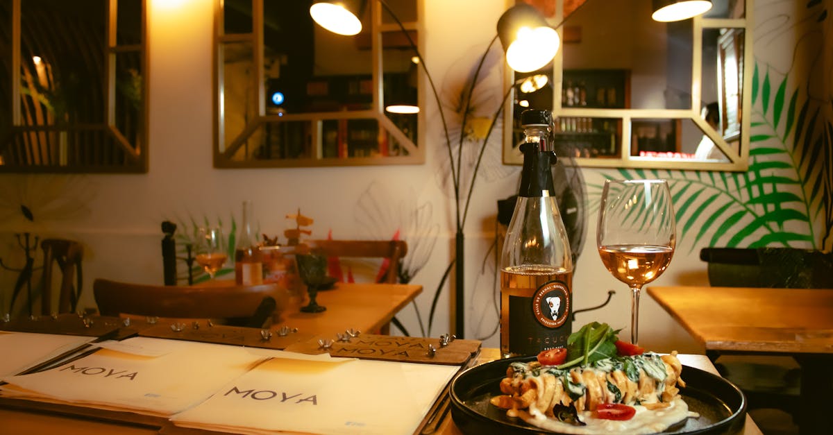 Felly, mae chwaraewyr yn y sector gwin symudol, fel Le Château des Chênes a Pellie Vins, yn gobeithio, y tu hwnt i'r cyfnod hwn o gythrwfl, y bydd eu momentwm yn cael ei yrru gan dwf cynaliadwy, wedi'i gefnogi gan bolisi masnach strategol ac angerdd newydd dros winoedd lleol.