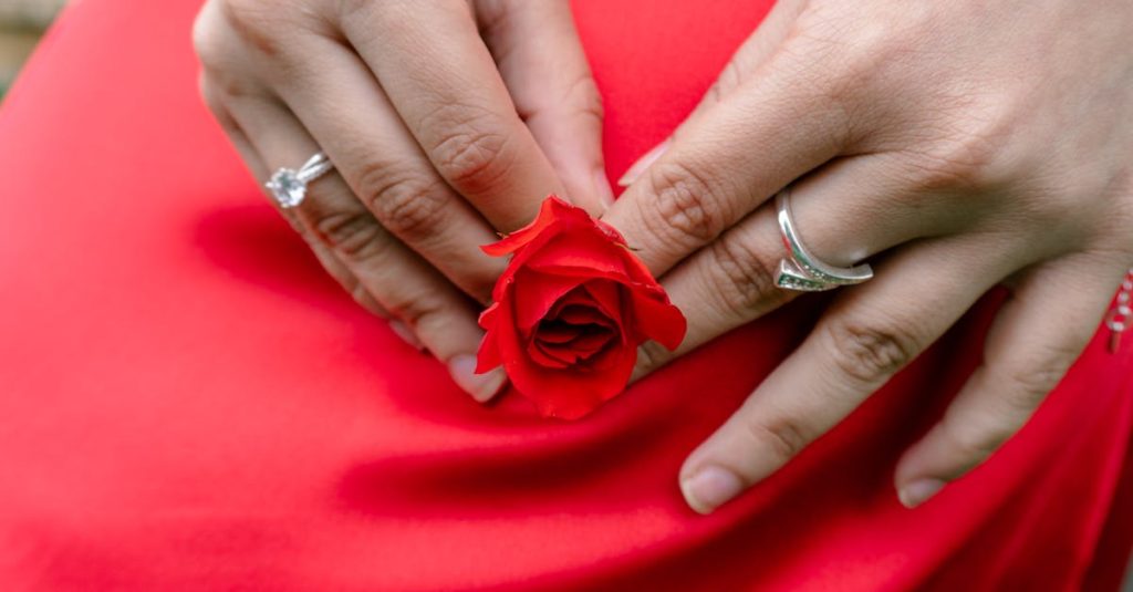 découvrez l'univers du rosé, un vin délicat et rafraîchissant, parfait pour vos apéritifs estivaux. explorez nos conseils de dégustation, les meilleures associations mets-vins, et les tendances de la saison. laissez-vous séduire par sa palette de saveurs et son élégance.