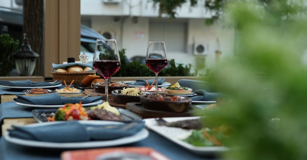 découvrez l'art du mariage des vins et des mets avec notre guide complet sur les accords mets-vins. apprenez à sublimer vos repas grâce à des conseils pratiques et des recommandations de sommeliers pour chaque occasion.