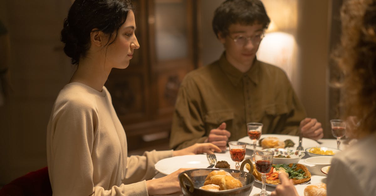 Entdecken Sie die berauschende Welt des Weins bei unserem jĂ€hrlichen Festival. Verkostungen, Workshops und Begegnungen mit leidenschaftlichen Winzern erwarten Sie, um Weinaromen und Traditionen in gemĂŒtlicher AtmosphĂ€re zu feiern.