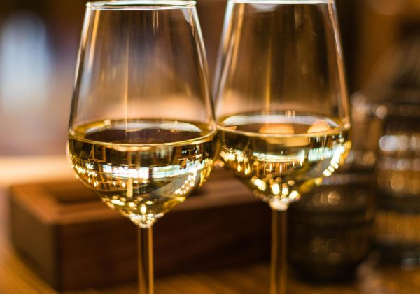 Vin blanc sucré liste : 20 références par profil + tableau comparatif 2025