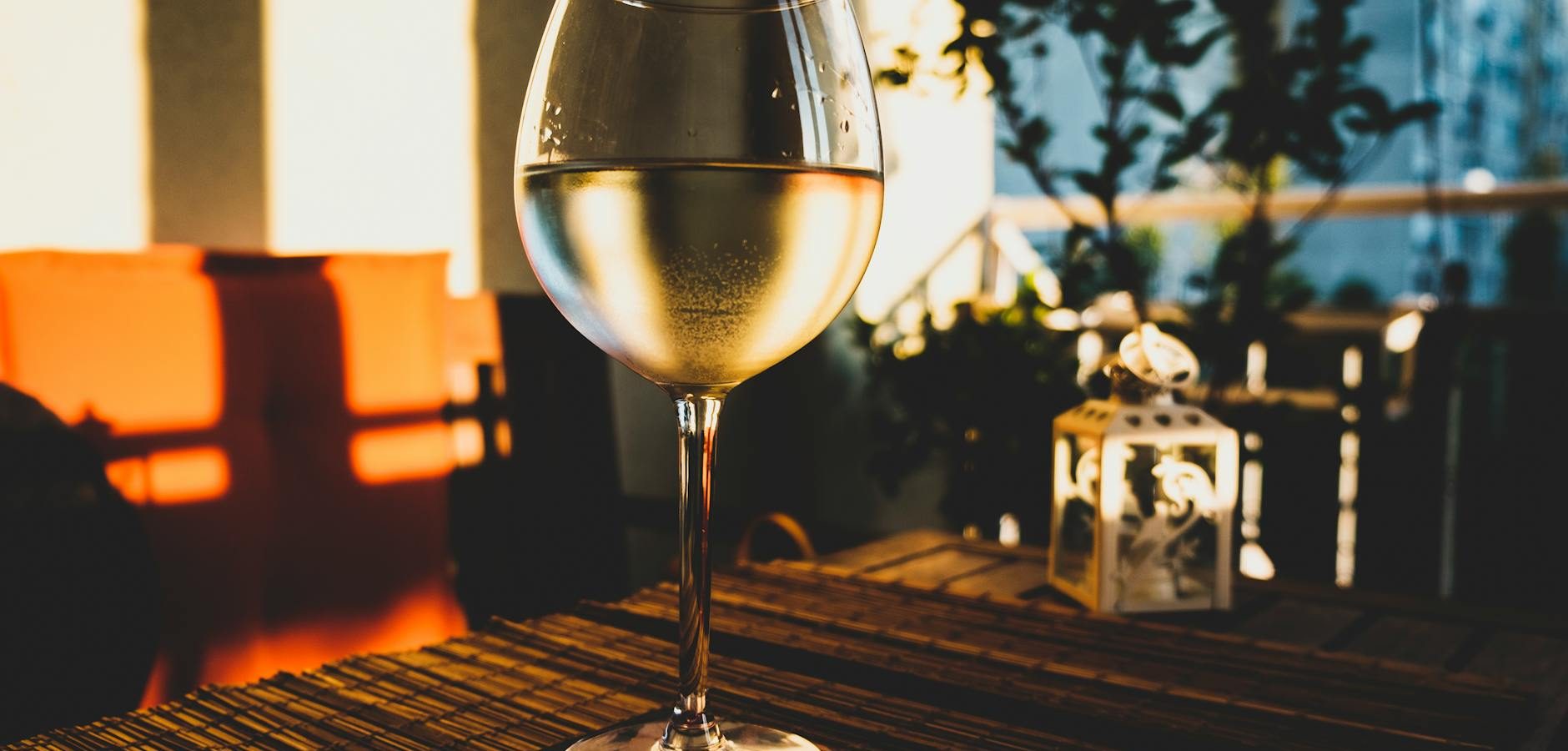 Vin blanc sucré apéritif : guide complet pour bien choisir
