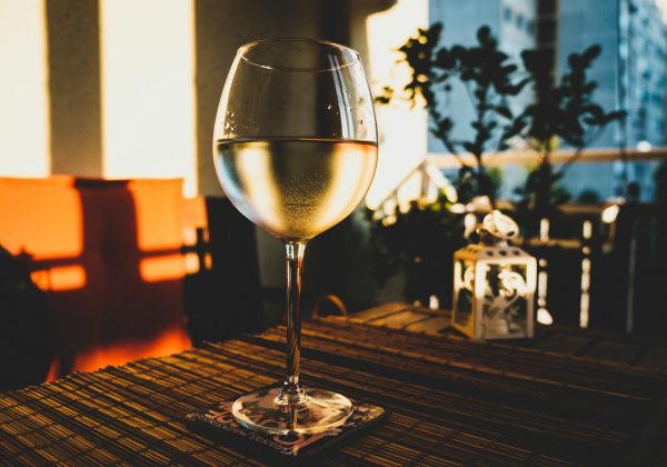 Vin blanc sucré apéritif : guide complet pour bien choisir